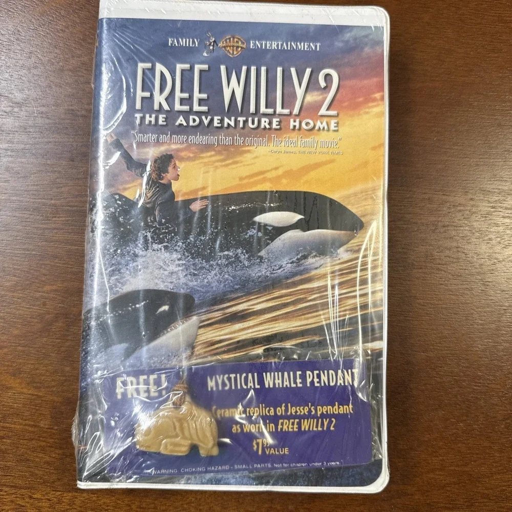 Free Willy 2: Adventure Home - New Sealed! VHS Video Tape Mystical Whale Pendant
